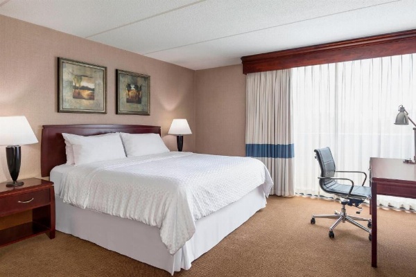 Four Points by Sheraton Chicago OHare Airport image 16